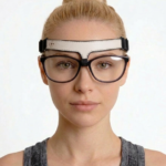 Rinoplasti sonrası burun estetiğini koruyan Nazalift kadın karma deri gözlük tutucu aparat.