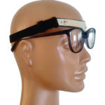 Rinoplasti sonrası burun estetiğini koruyan Nazalift kadın karma deri gözlük tutucu aparat.